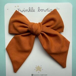 Bow with clip for girls